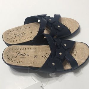 Junie’s comfort sandal size 8